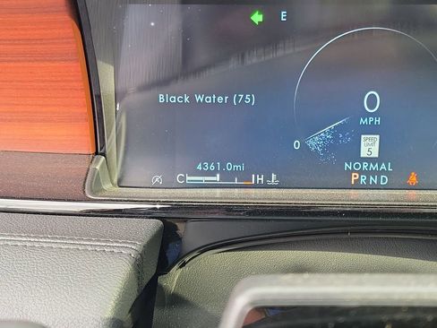 Used 2024 Lincoln Navigator L Reserve image 26