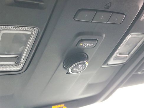 Certified 2021 GMC Yukon SLT image 30