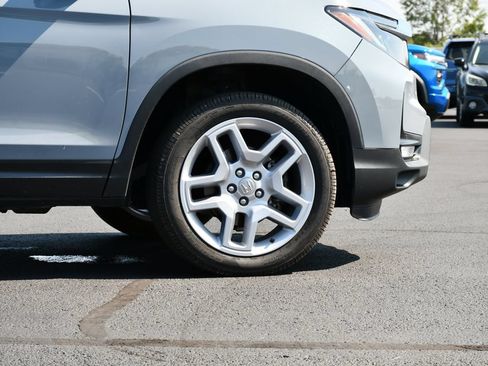 Used 2024 Honda Passport EX-L image 9