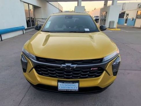 Certified 2024 Chevrolet Trax RS w/ Sunroof Package FWD image 3