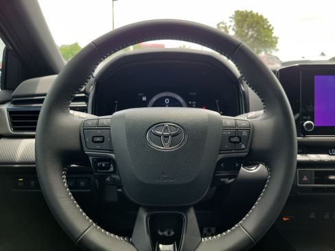 Used 2026 Toyota Camry SE FWD image 22