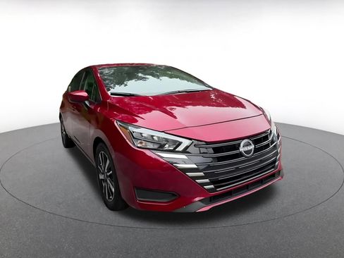 Used 2025 Nissan Versa SV FWD image 3