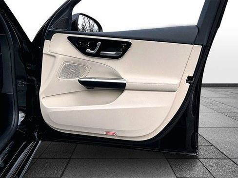 Certified 2025 Mercedes-Benz C 300 4MATIC Sedan image 31