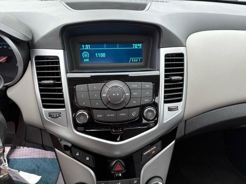 Used 2014 Chevrolet Cruze LS image 43
