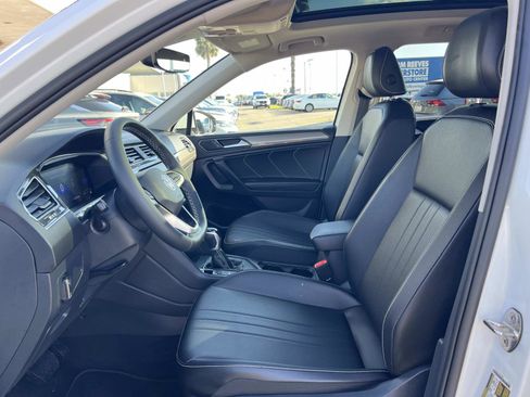 Certified 2022 Volkswagen Tiguan SE image 18