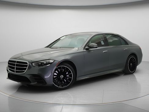Used 2023 Mercedes-Benz S 500 4MATIC image 3
