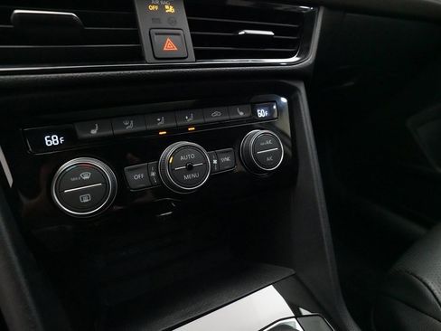 Used 2023 Volkswagen Taos SEL image 20