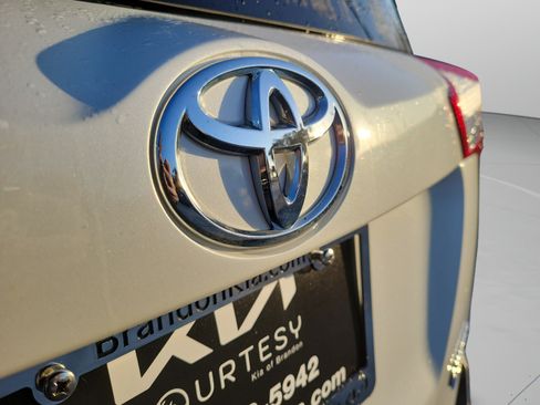Used 2015 Toyota RAV4 Limited w/ Technology Package AWD/4WD image 29