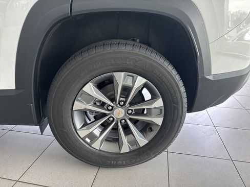 New 2026 Chevrolet Equinox LT w/ Convenience Package II FWD image 8