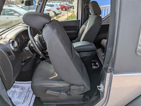 Used 2016 Jeep Wrangler Sport w/ Connectivity Group image 22