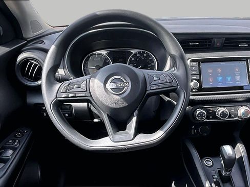Certified 2025 Nissan Kicks Play S FWD image 6