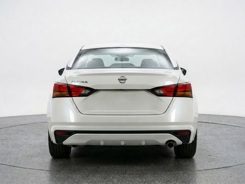 Used 2025 Nissan Altima 2.5 SV FWD image 7