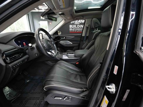 Used 2022 Acura MDX SH-AWD w/ Advance Package image 9