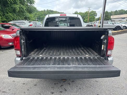 Used 2022 Toyota Tacoma SR w/ SX Package AWD/4WD image 7