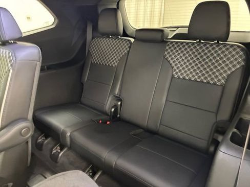 Certified 2025 GMC Acadia Denali AWD/4WD image 18
