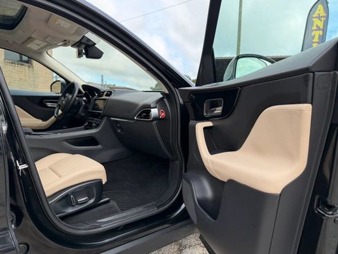 Used 2019 Jaguar F-PACE Premium AWD/4WD image 12