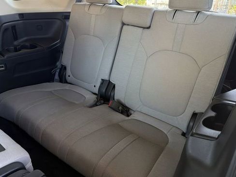 Certified 2024 Honda Pilot LX image 19