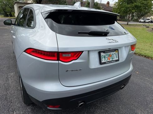 Used 2017 Jaguar F-PACE Premium image 17