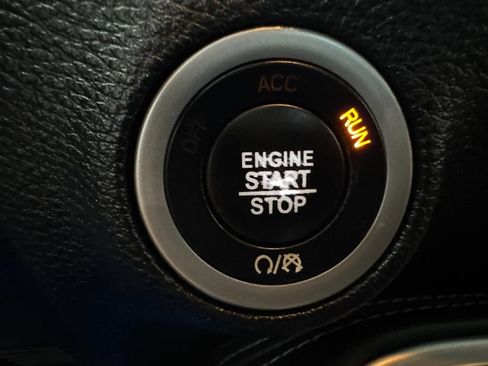 Used 2019 Dodge Challenger R/T RWD image 20