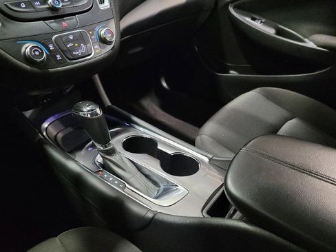 Used 2018 Chevrolet Malibu LT FWD image 26