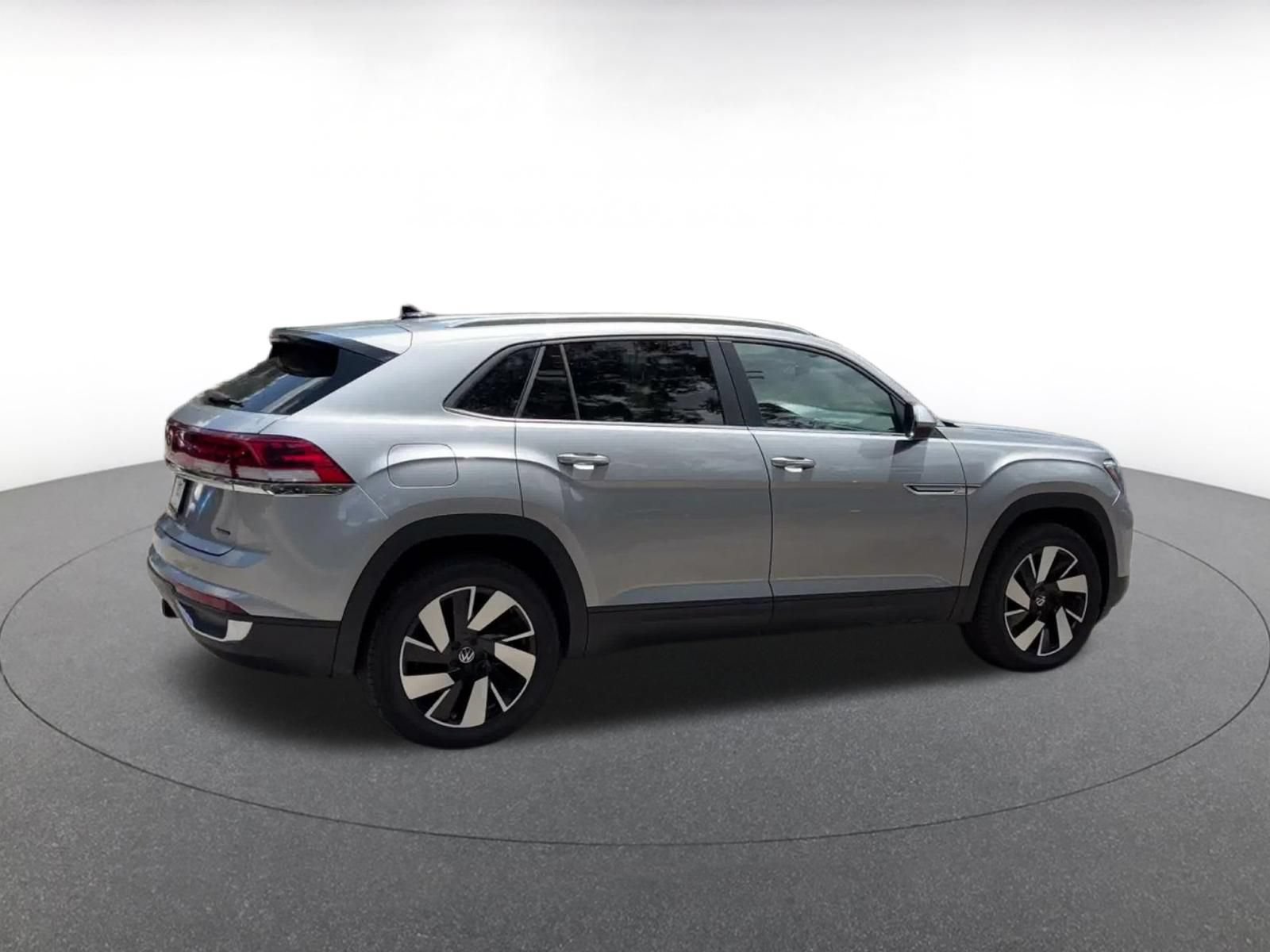 Used 2026 Volkswagen Atlas Cross Sport SE AWD/4WD image 14