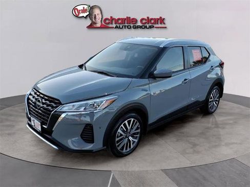 Certified 2024 Nissan Kicks SV image 1