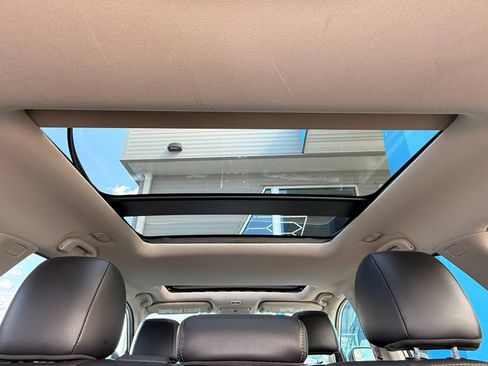 Used 2017 Nissan Pathfinder SL w/ SL Premium Package AWD/4WD image 46