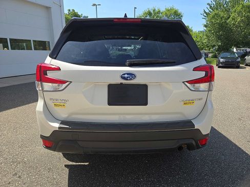 Used 2024 Subaru Forester Premium AWD/4WD image 5