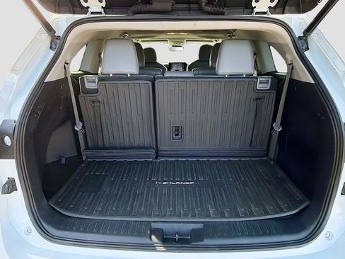 Used 2022 Toyota Highlander XLE image 14