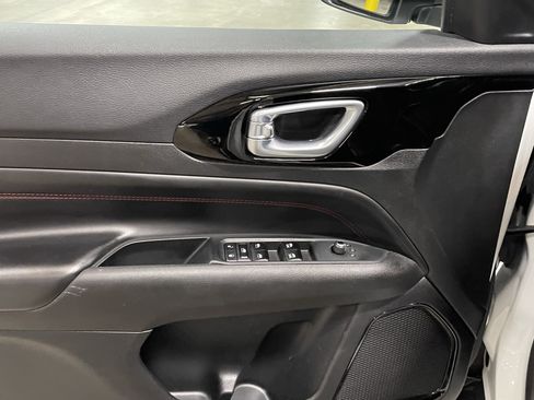Certified 2023 Jeep Compass Trailhawk AWD/4WD image 17
