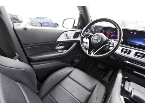 Used 2024 Mercedes-Benz GLE 450e 4MATIC image 8