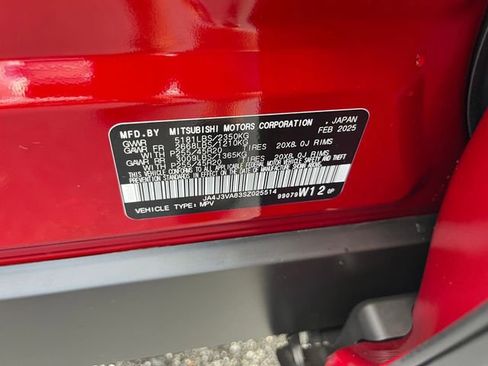 New 2025 Mitsubishi Outlander SE image 36