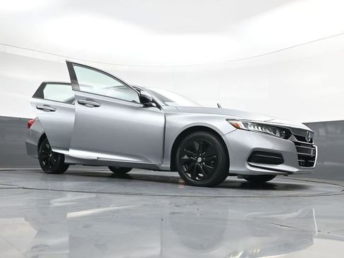 Used 2019 Honda Accord LX image 42