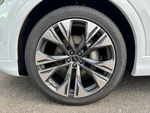 New 2026 Audi Q8 Premium Plus image 8