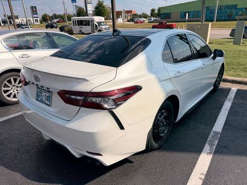 Used 2021 Toyota Camry XSE FWD image 9