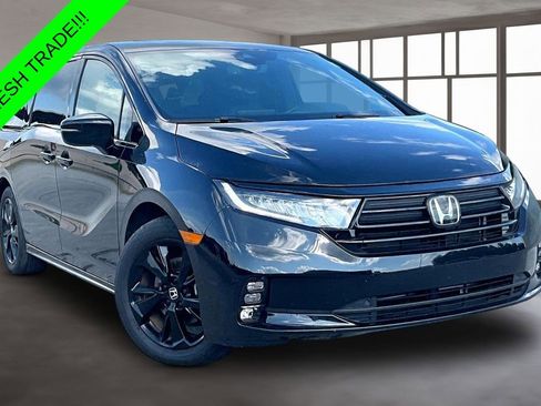 Used 2024 Honda Odyssey Sport image 3