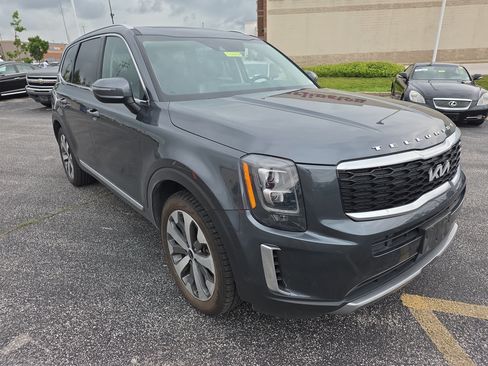 Used 2022 Kia Telluride EX w/ EX Premium Package FWD image 2