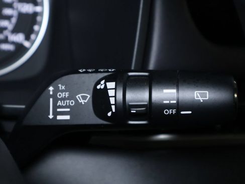 Used 2025 Mitsubishi Outlander SE AWD/4WD image 24