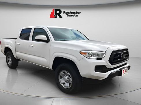 Certified 2022 Toyota Tacoma SR AWD/4WD image 2
