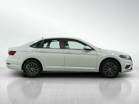 Used 2020 Volkswagen Jetta SE w/ SE Cold Weather Package image 6
