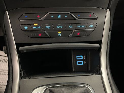 Used 2017 Ford Edge SEL w/ Equipment Group 201A image 27