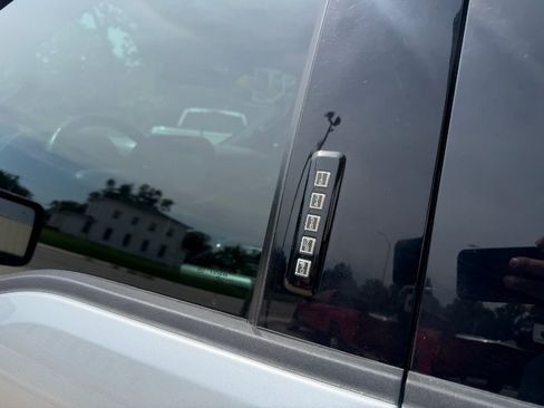 Used 2022 Ford F150 Lariat w/ Equipment Group 501A Mid AWD/4WD image 17