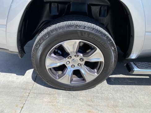 Used 2020 RAM 1500 Laramie AWD/4WD image 14