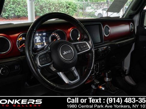 Used 2023 Jeep Wrangler Unlimited Rubicon w/ LED Lighting Group AWD/4WD image 27