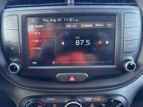 Used 2025 Kia Soul LX w/ LX Technology Package FWD image 12