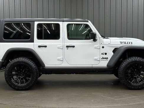 Used 2026 Jeep Wrangler Unlimited Sport AWD/4WD image 6