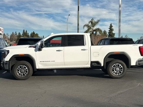 Used 2024 GMC Sierra 2500 SLT w/ Max Trailering Package image 7