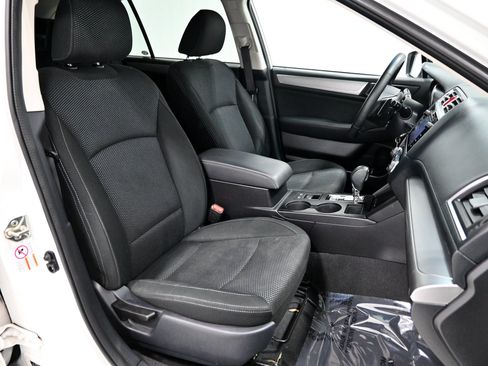 Used 2017 Subaru Outback 2.5i Premium AWD/4WD image 24