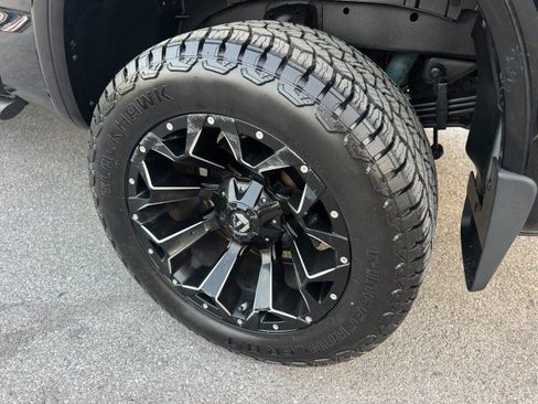 Used 2018 Nissan Titan PRO-4X w/ Pro-4x Convenience Package AWD/4WD image 28