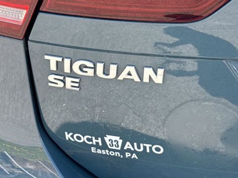 Used 2020 Volkswagen Tiguan SE image 17